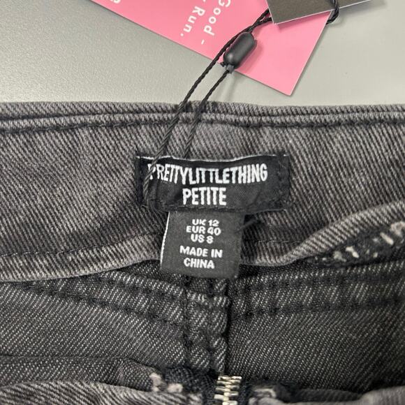 Pretty Little Thing Petite Washed Micro Mini Denim Skirt in Black - Picture 7 of 8